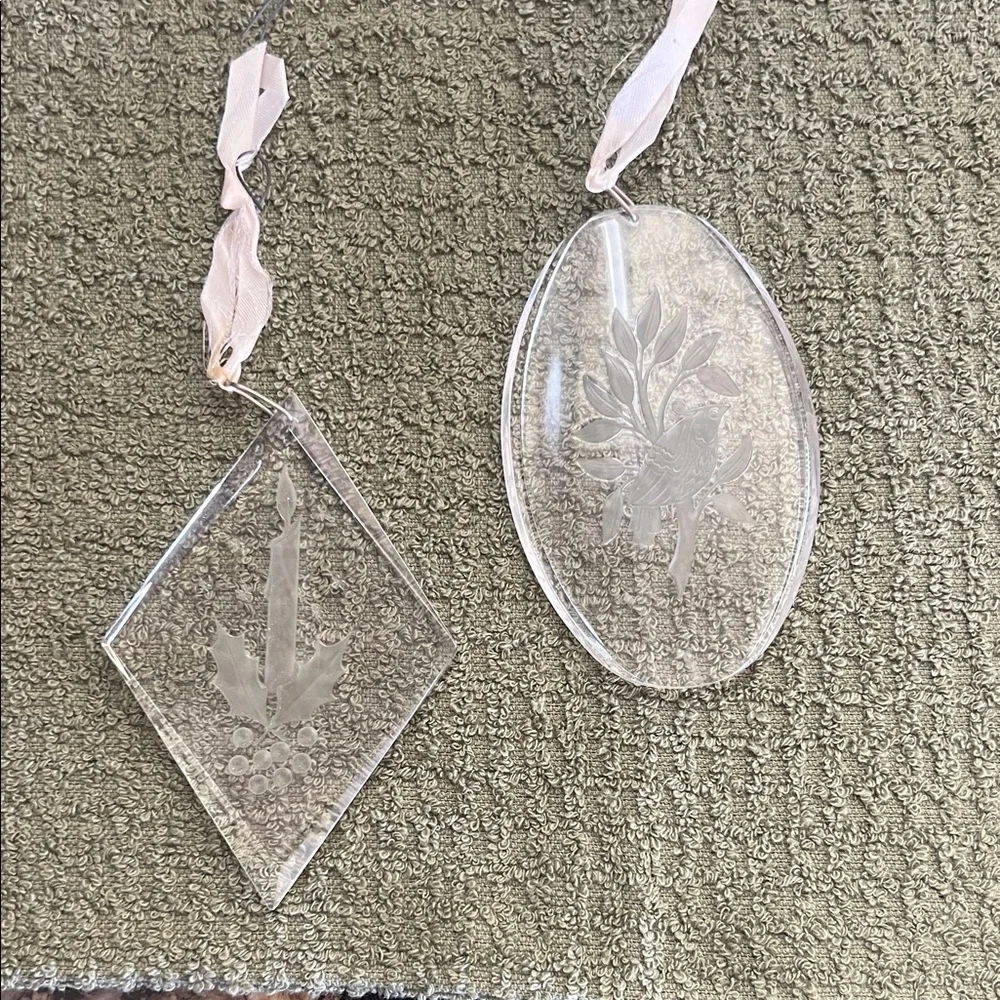 Hallmark A Melody of Carols - Clear Etched Glass Ornaments with Ribbon